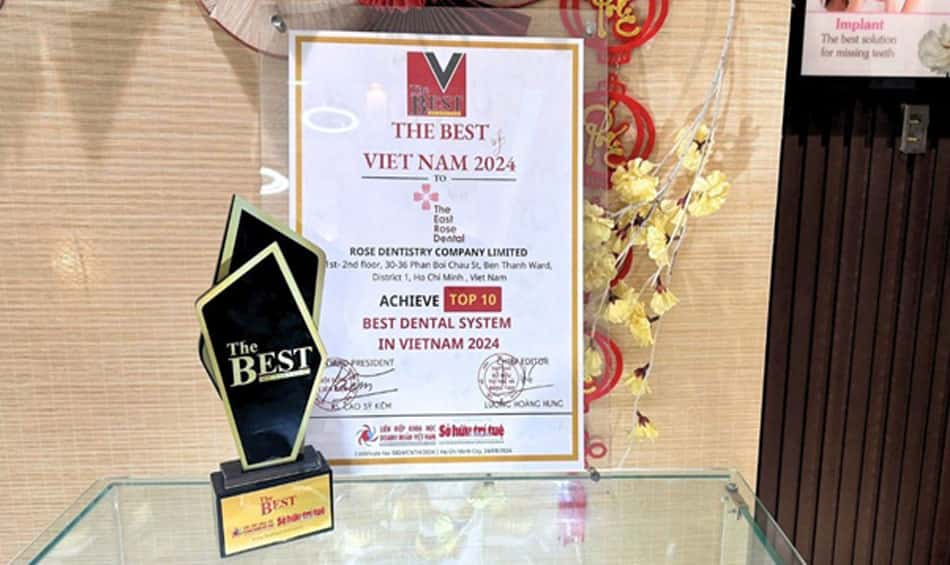 Honored to receive the "Top 10 Best Dental Systems in Vietnam 2024" award