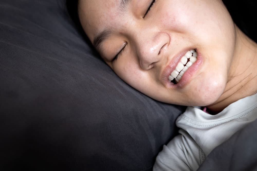 What you need to know about teeth grushing while sleeping